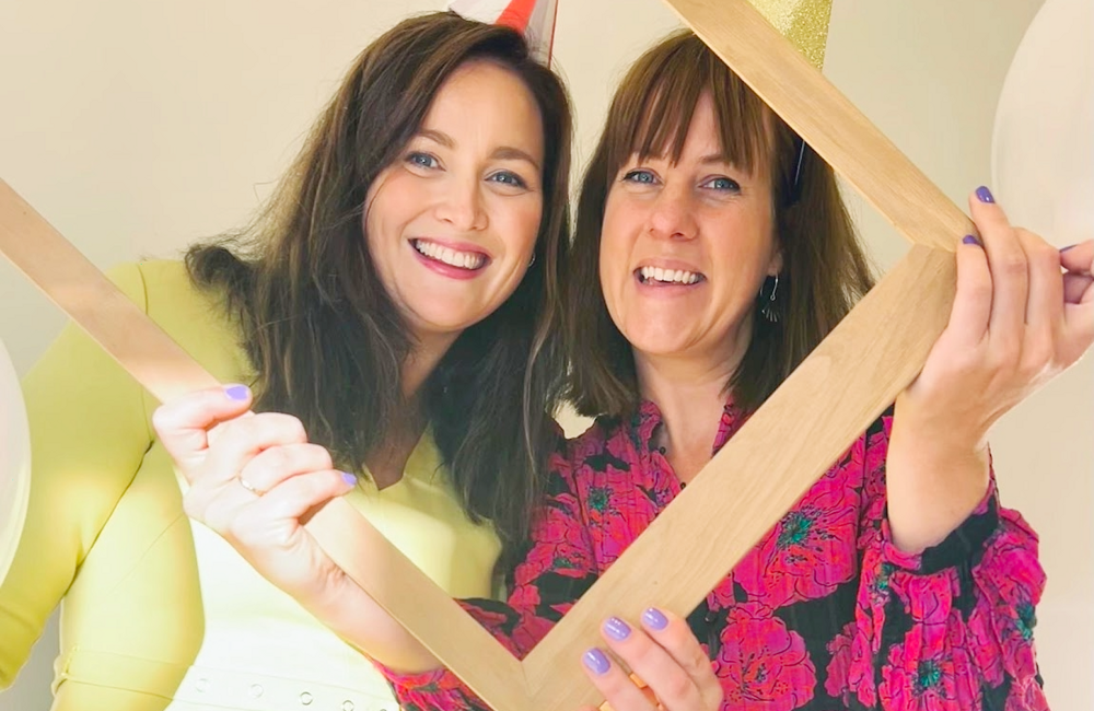 Verjaardagsstoet_Portret Lisanne en Anouk_Boekjes en boefjes