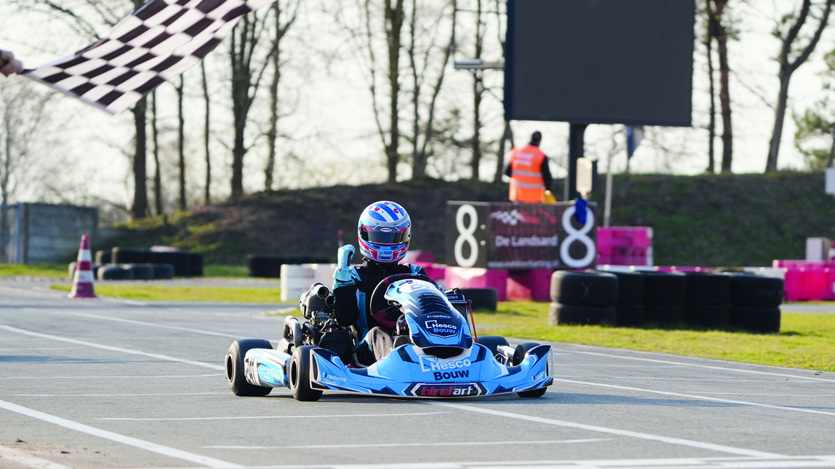 Ids Posthumus wint eerste NK Karting.JPG
